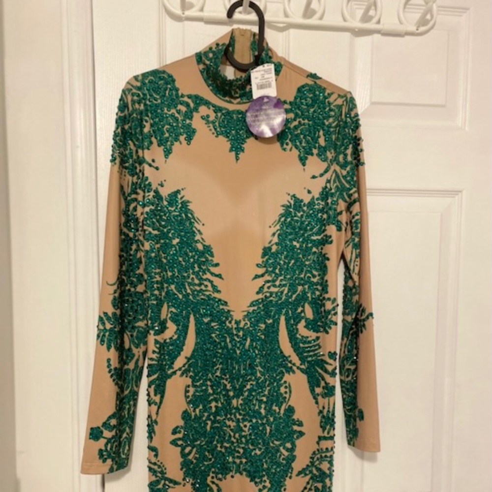 Dress - Picture 3 of 8